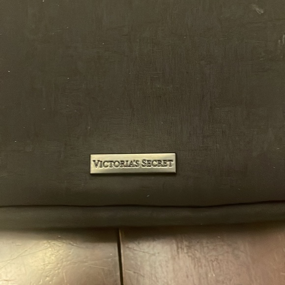 NWOT Victoria’s Secret belted bag - Picture 2 of 5